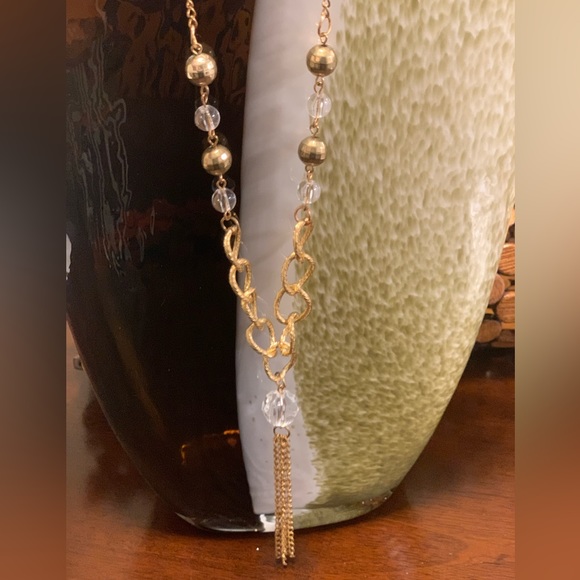 Gold tone beaded linked tassel necklace 16” - Picture 2 of 6